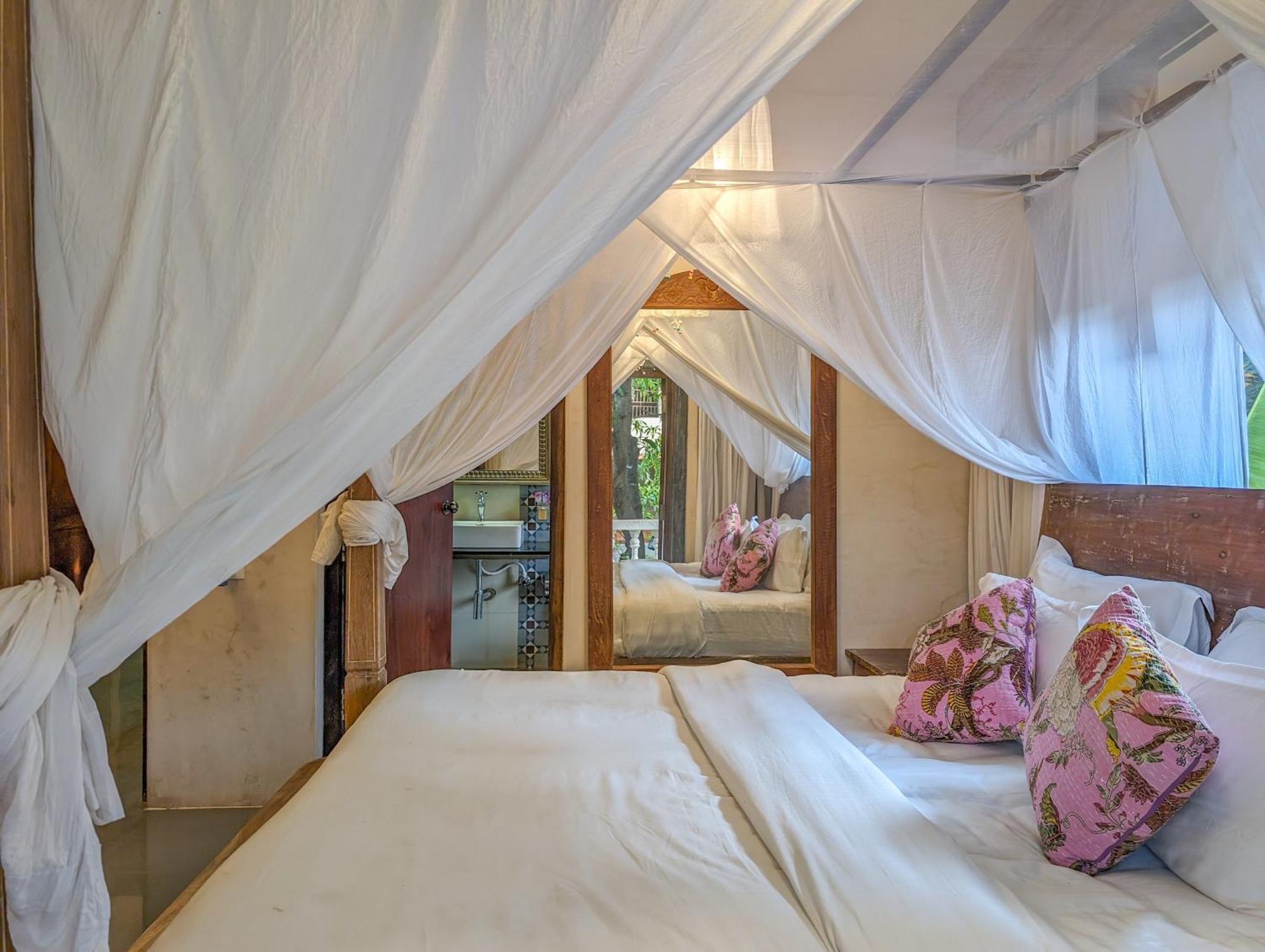 Beach Villa Morjim Rum bild